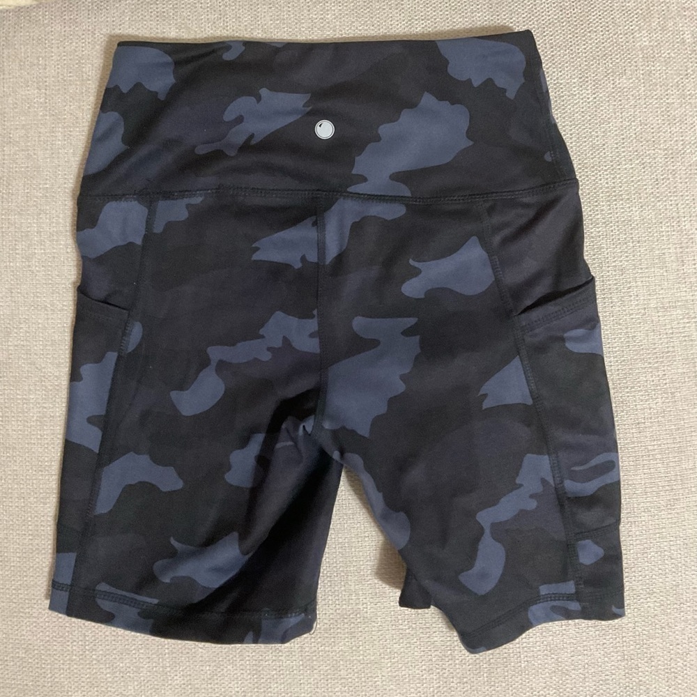 Yogalicious High Waist Squat Proof Side Pocket Shorts - Picture 8 of 9